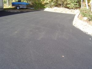 How to Hire an Asphalt Driveway Paving Contractor